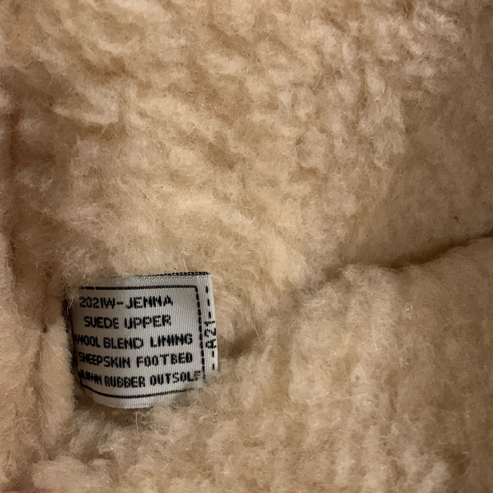 Brand new without box Womens Bearpaw boots - Picture 5 of 7